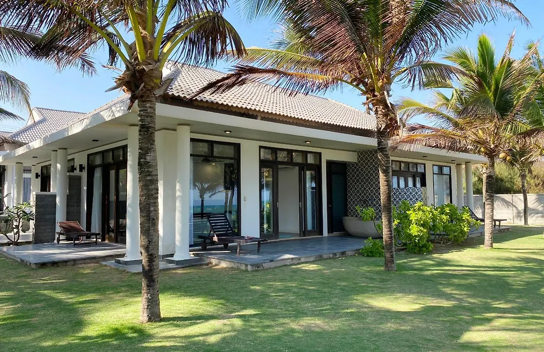 Starlight Villa Beach Resort-1